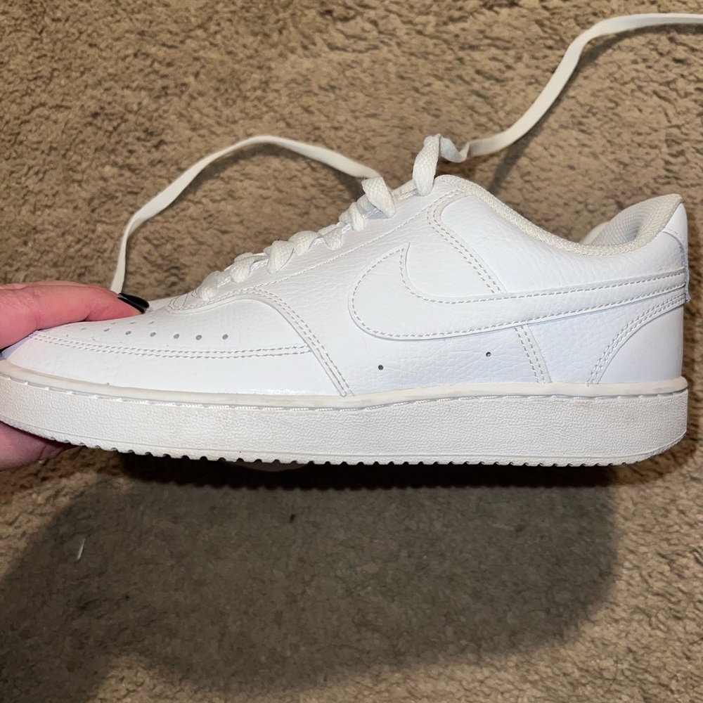 NWOT. Nike Women’s Court Vision Low - Size 9